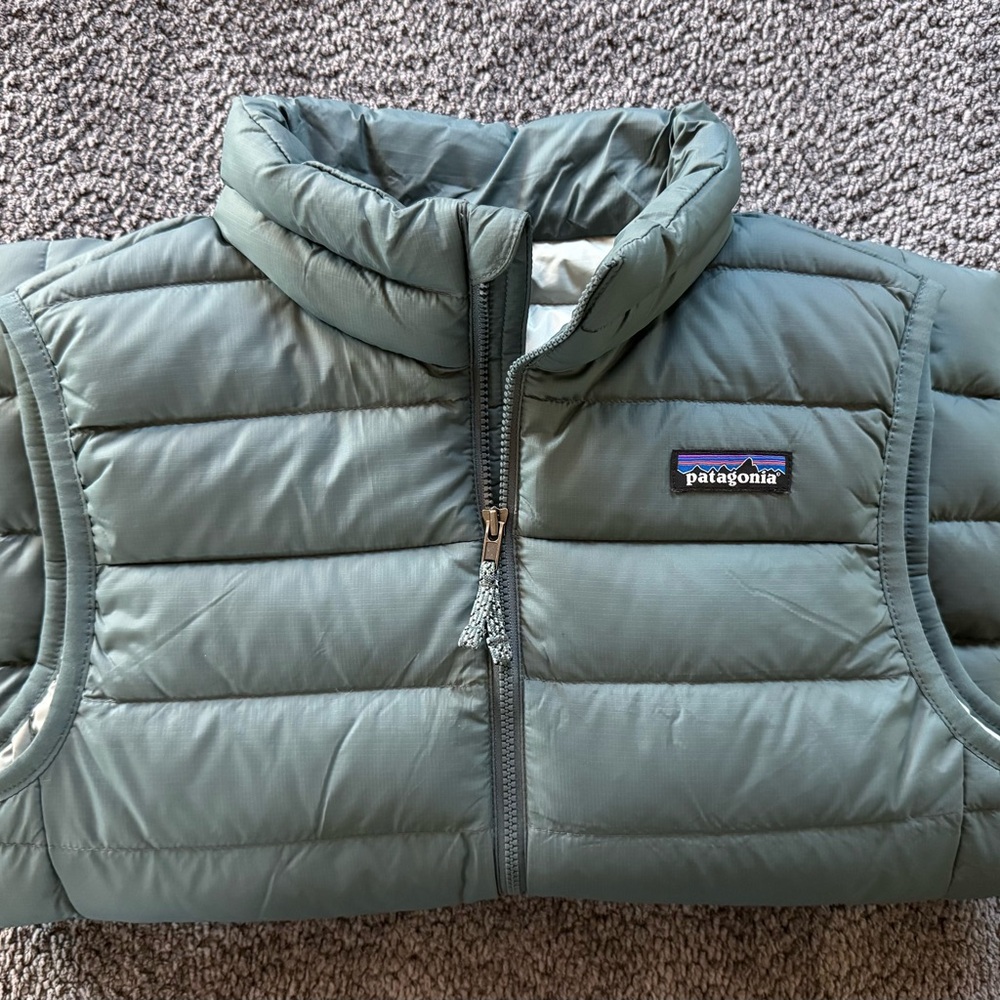Patagonia Kids Down Sweater Vest - Gray - Picture 8 of 8